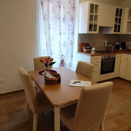 206 Cavour House Apartmán